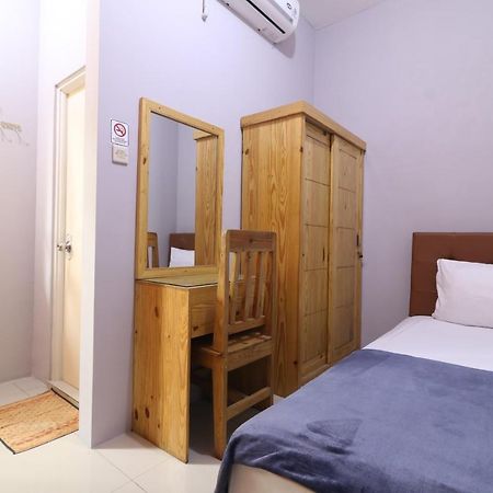 Bedur Homestay Syariah Bekasi Exterior photo
