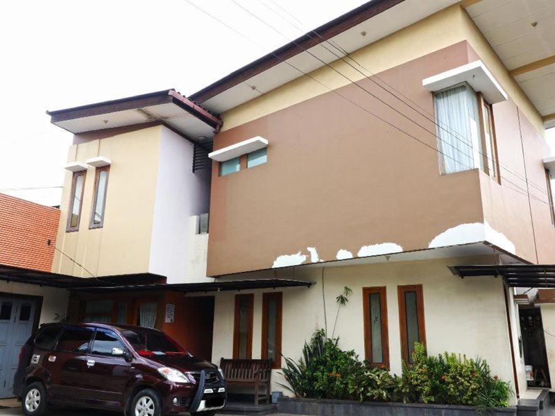 Bedur Homestay Syariah Bekasi Exterior photo