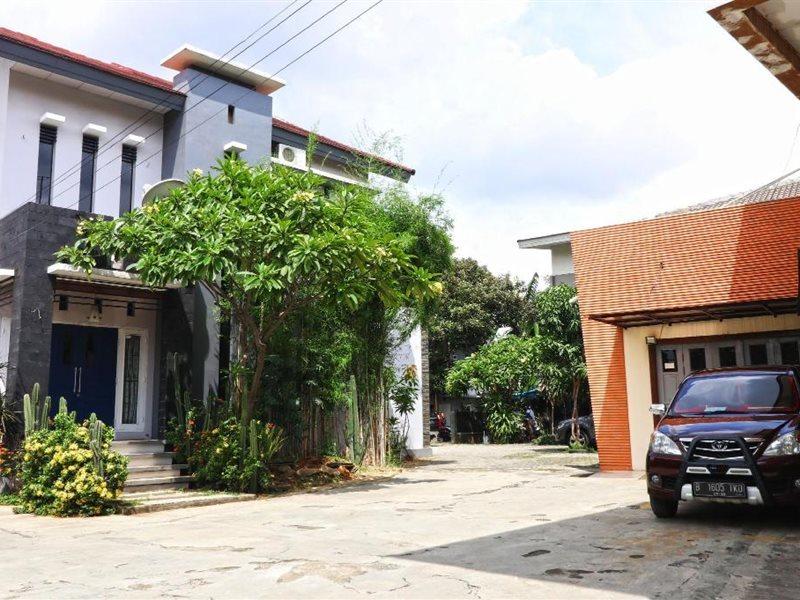 Bedur Homestay Syariah Bekasi Exterior photo