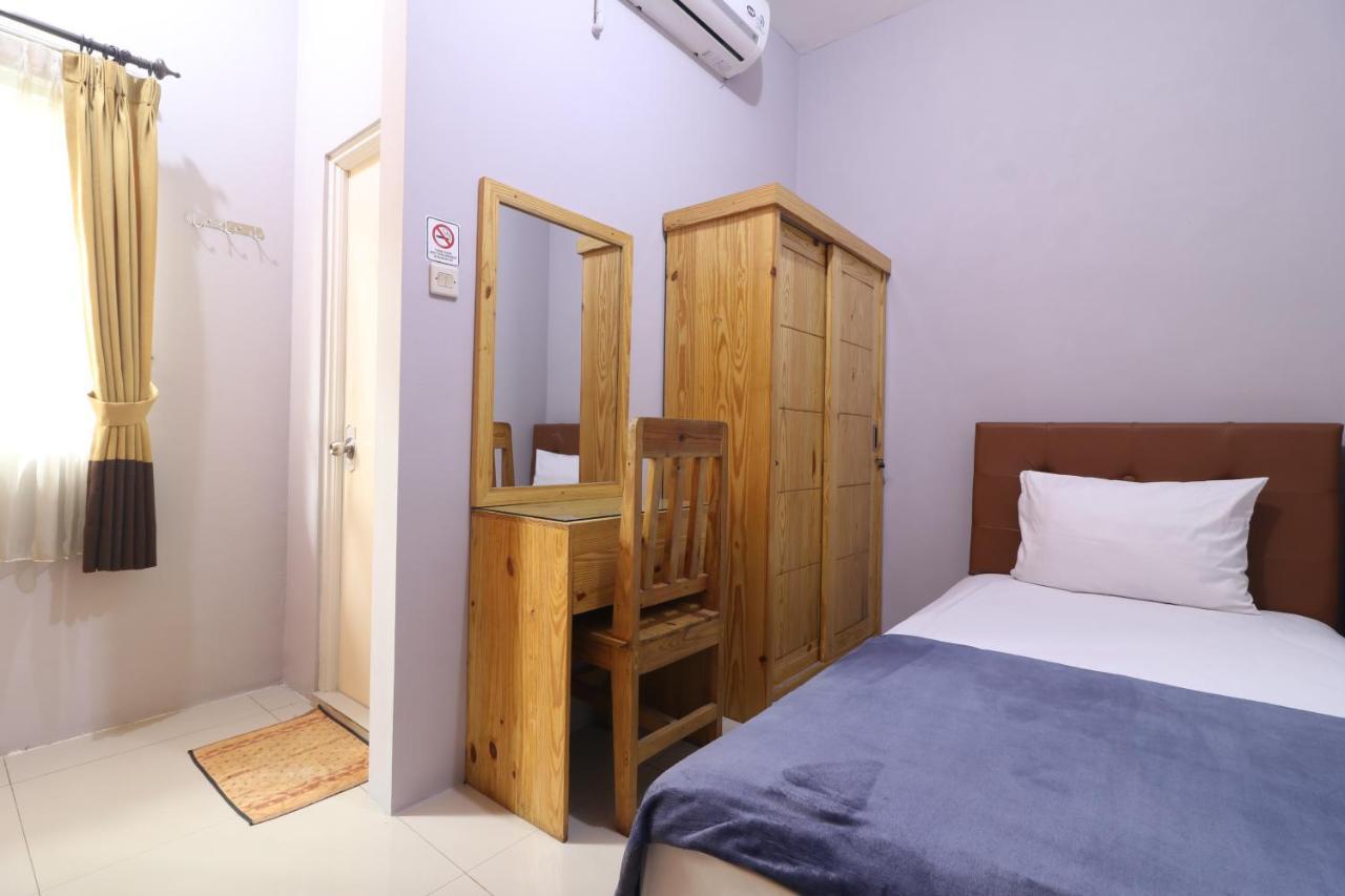 Bedur Homestay Syariah Bekasi Exterior photo