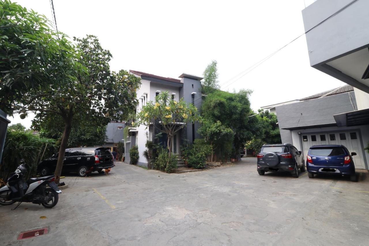 Bedur Homestay Syariah Bekasi Exterior photo