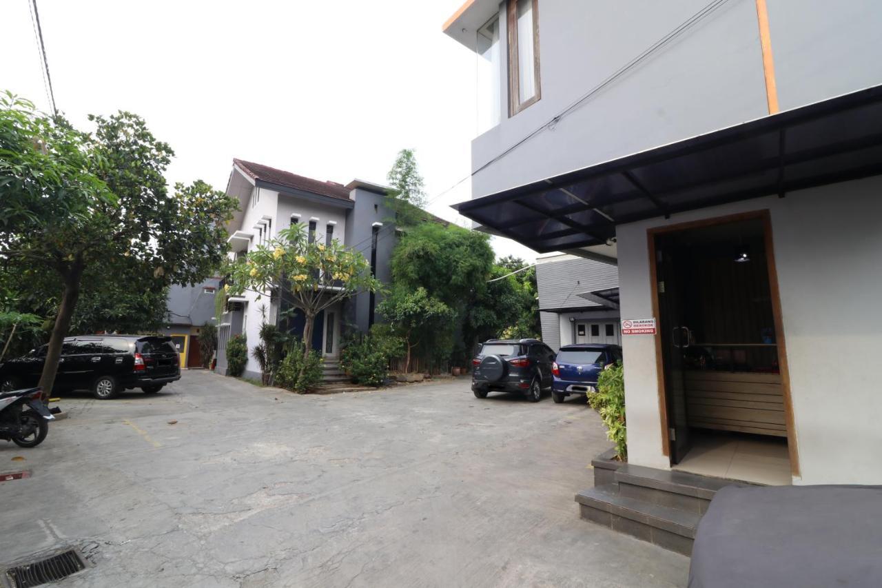 Bedur Homestay Syariah Bekasi Exterior photo