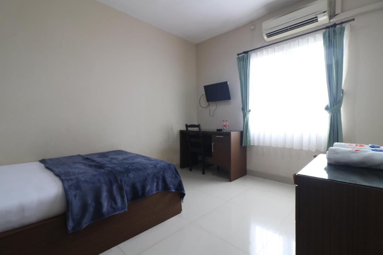 Bedur Homestay Syariah Bekasi Exterior photo